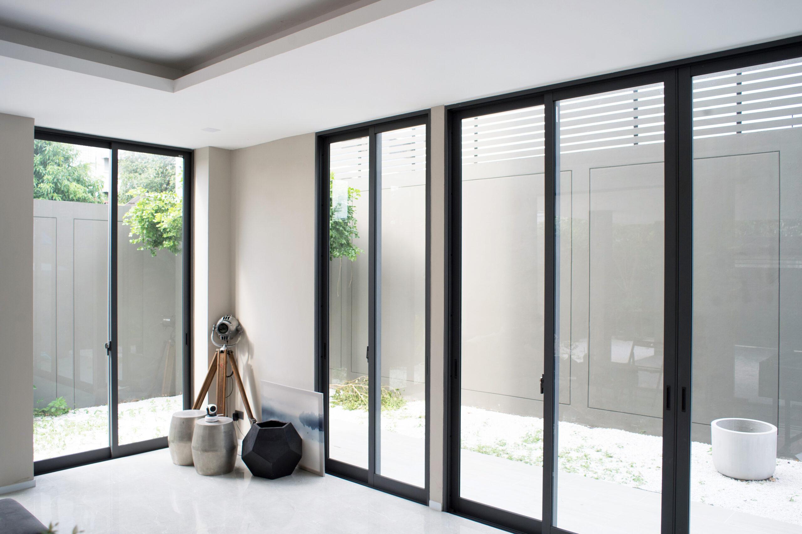 ทำความรู้จักกับระบบประตู-หน้าต่างบานเลื่อน - THAI METAL FINISH ทำความรู้จักกับระบบประตู-หน้าต่างบานเลื่อน