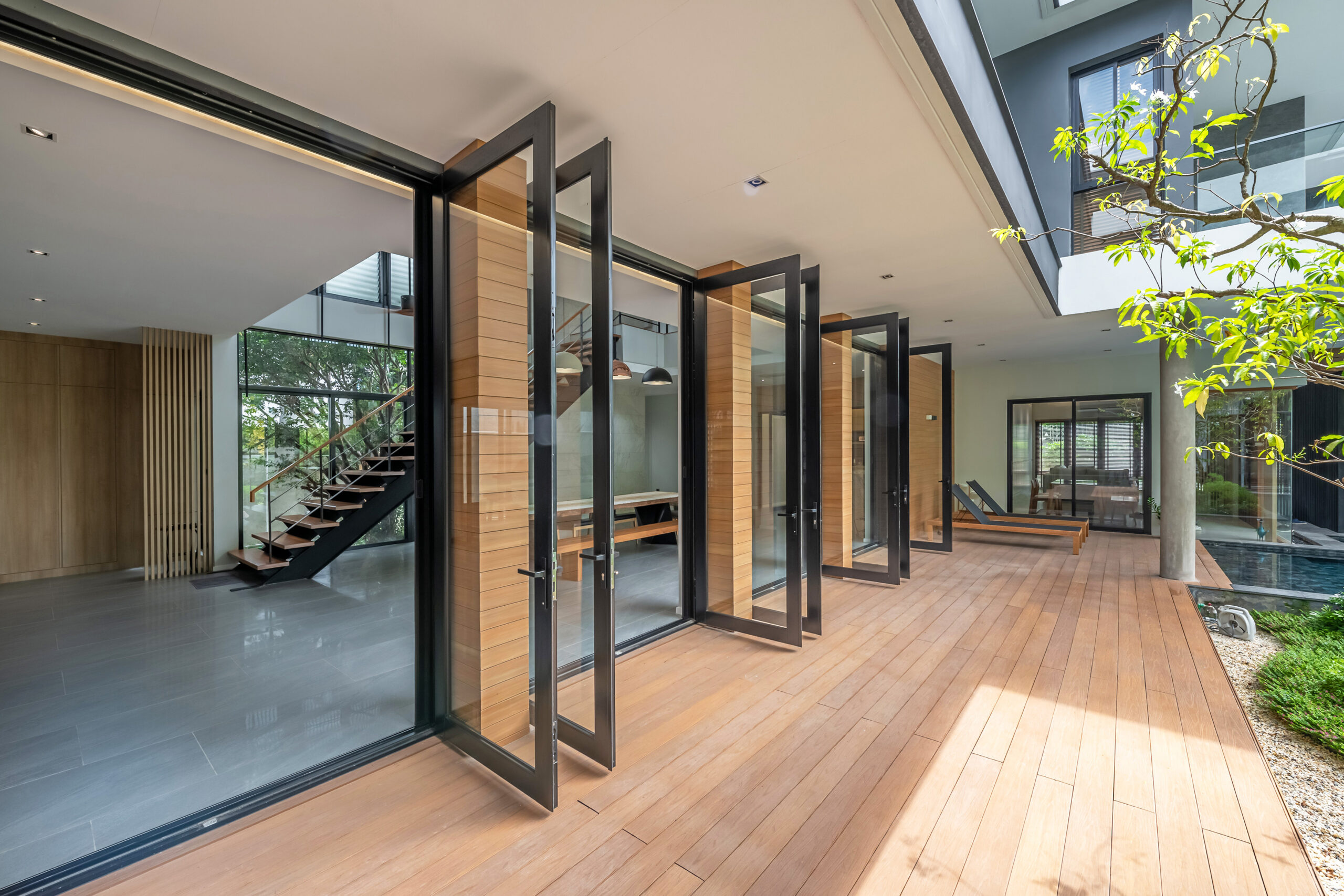 บานเปิดอลูมิเนียม